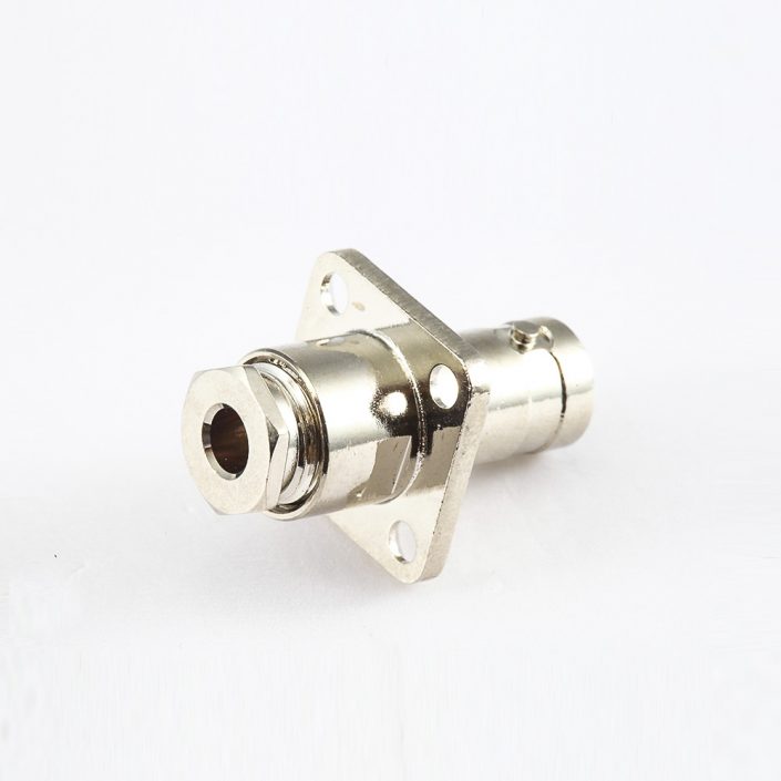 EB-001-0555 BNC連接器用于SYV50-2接線母頭180度面板安裝4孔法蘭螺母鎖緊